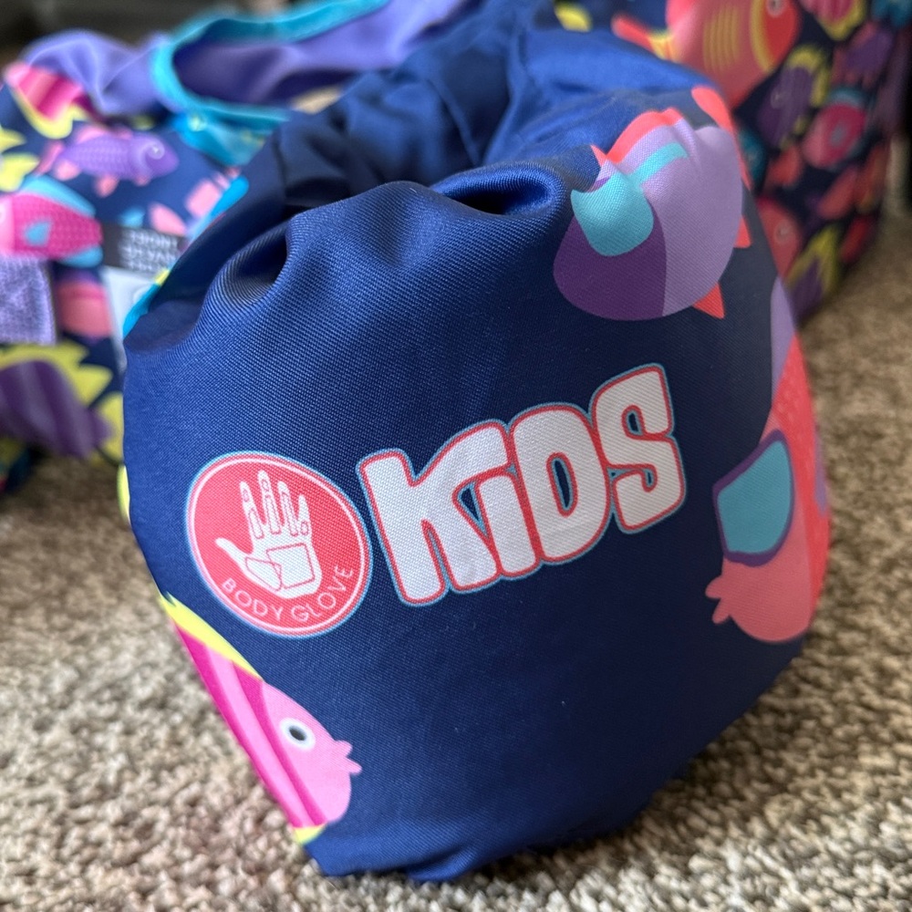 Body Glove Kids Paddle Pals, >33-55 lbs, Swim Puddle Jumper Style - Picture 3 of 5